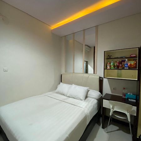 Dekost Madiun Otel Dış mekan fotoğraf